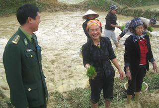 Cách thoát nghèo của đồng bào Rục