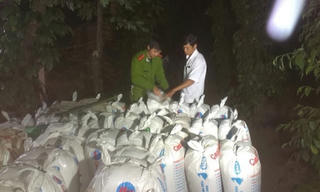 Bắt giữ 2 tấn mỡ động vật bẩn