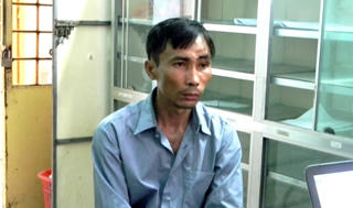 Gã đàn ông trộm thùng tiền phúng điếu ở đám tang