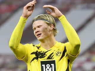 Dortmund 'hụt hơi' trong cuộc đua đến ngôi vương Bundesliga