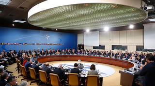 NATO bất ngờ 'hạ giọng' với Nga