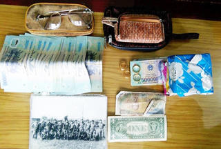 Thượng úy quân đội trả lại túi xách chứa tiền, vàng cho người đánh rơi