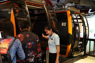 Người Việt đã hết chen lấn, xô đẩy nơi công cộng?