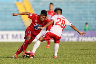 [Ảnh] Đại chiến Hải Phòng - TP Hồ Chí Minh: Nóng từ sân cỏ lên khán đài