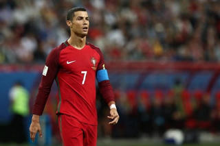 Ronaldo sớm chia tay Confed Cup, chào đón 2 thiên thần bé nhỏ