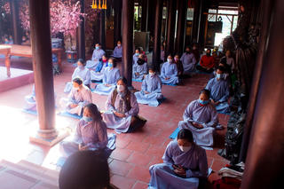 Từ tín ngưỡng đến mê tín: Ranh giới mỏng manh