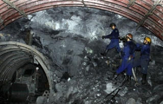 Quảng Ninh: Mìn phát nổ, 3 thợ lò thương vong