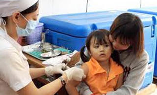 Tiêm chủng mở rộng còn đối mặt nhiều khó khăn, thách thức