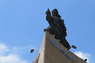 TP Hồ Chí Minh đề xuất tu sửa tượng đài Trần Hưng Đạo và Thánh Gióng
