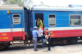 Ngành đường sắt bỏ 4 chuyến tàu vì bão số 12