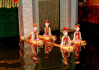 Rối nước loay hoay tìm khán giả… Việt