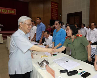 Tổng Bí thư, Chủ tịch nước Nguyễn Phú Trọng làm việc với lãnh đạo chủ chốt tỉnh Kiên Giang