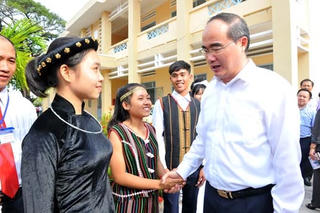 ‘Làm thế nào để học sinh không bỏ học?’