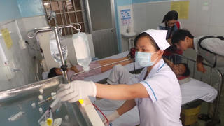 Lần đầu lọc thận nhân tạo tại trạm y tế