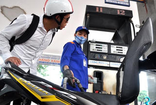 Từ tháng 10, thuế môi trường với xăng dầu có thể tăng kịch khung