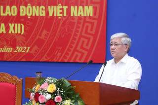 Xây dựng đội ngũ công nhân bản lĩnh, trí tuệ vượt qua khó khăn, thách thức