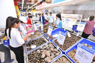 Quay số trúng thưởng 100% mừng VinMart tròn 1 tuổi