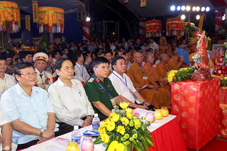 Đại lễ cầu siêu cho các Anh hùng liệt sĩ tại nghĩa trang Việt - Lào