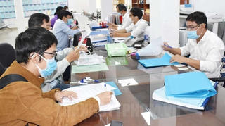 Từ 1/10, TP HCM cho phép người lao động tiêm đủ 2 mũi vaccine làm việc tại trụ sở