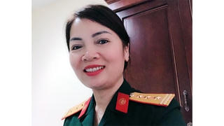 Nữ quân nhân trả lại hơn 1.200 USD