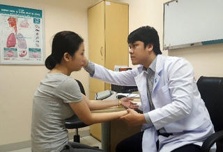 Bác sĩ phải qua sát hạch mới có chứng chỉ hành nghề