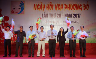 Cần Thơ: Khai mạc Ngày hội hoa Phượng đỏ 2017