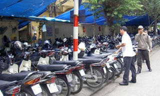 Xử lý nghiêm việc trông giữ xe không đúng quy định