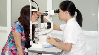 Đau mắt đỏ vào mùa