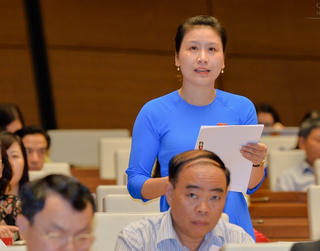 Không được tự ý tháo, mở, hút nước hồ, đập, kênh mương