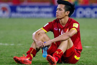 Văn Quyết 'nếm mật nằm gai'