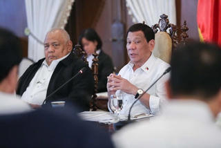 Philippines rà soát các hợp đồng chính phủ