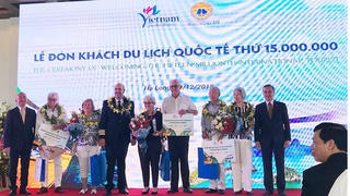 Quảng Ninh chào đón vị khách quốc tế thứ 15 triệu