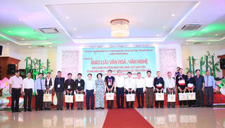 Các Già làng, Trưởng bản xứng đáng là những cán bộ Mặt trận xuất sắc