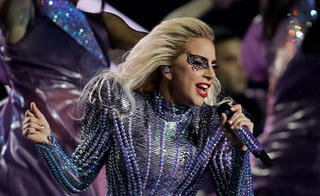 Lady Gaga  lại 'vụt sáng'