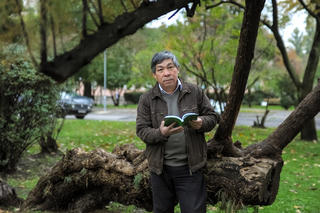 Dịch giả Giáp Văn Chung: Viết, với những nhà văn chân chính, tức là sống