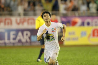 Vòng 10 V-League 2017: Thành Vinh đón Công Phượng, Hàng Đẫy nóng chung kết sớm