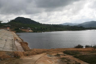 'Bà đỡ' cho vùng đất khó