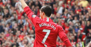 Ronaldo đang nắm giữ 16 kỷ lục vĩ đại nào tại Champions League?