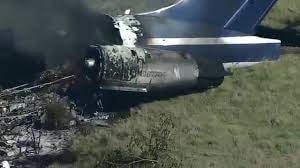 Máy bay Mỹ cháy rụi, 21 người thoát chết kỳ diệu