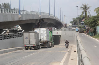 Loay hoay với nạn ùn tắc
