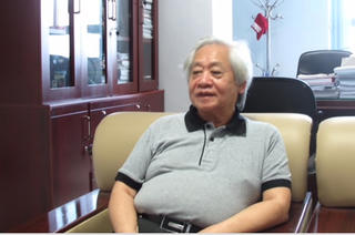 GS Phạm Tất Dong: Tăng học phí, con nông dân khó chịu nổi