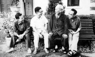 Nhà báo Thái Duy: Nên có Huân chương đổi mới