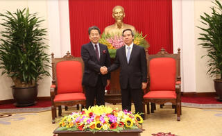 Trưởng ban Kinh tế Trung ương tiếp Thống đốc JBIC