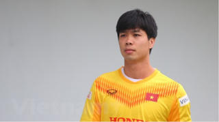 [VIDEO] Công Phượng ném chai nước vào trọng tài, cần thiết bị loại khỏi ĐTVN?