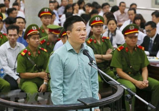 Vụ góp vốn 800 tỷ đồng vào OceanBank: Triệu tập Hà Văn Thắm làm chứng