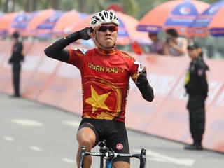 Huỳnh Thanh Tùng giành cú ăn 3