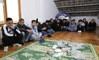 Bắt 19 đối tượng sát phạt trên chiếu bạc