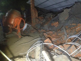 Nhà sập, một người trú mưa tử vong