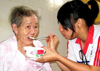 Mong các cụ sống lâu "để con cháu được nhờ"