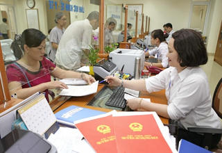 Muốn dân tin, đừng xa dân